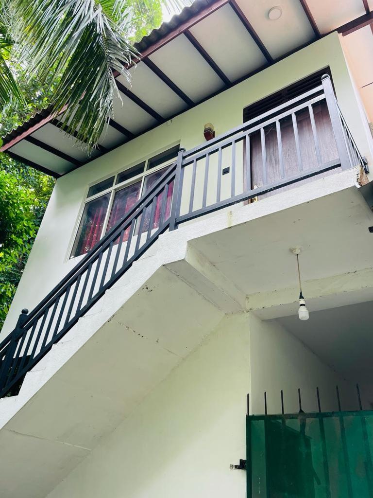 Chami'S Home Stay Mirissa Bagian luar foto