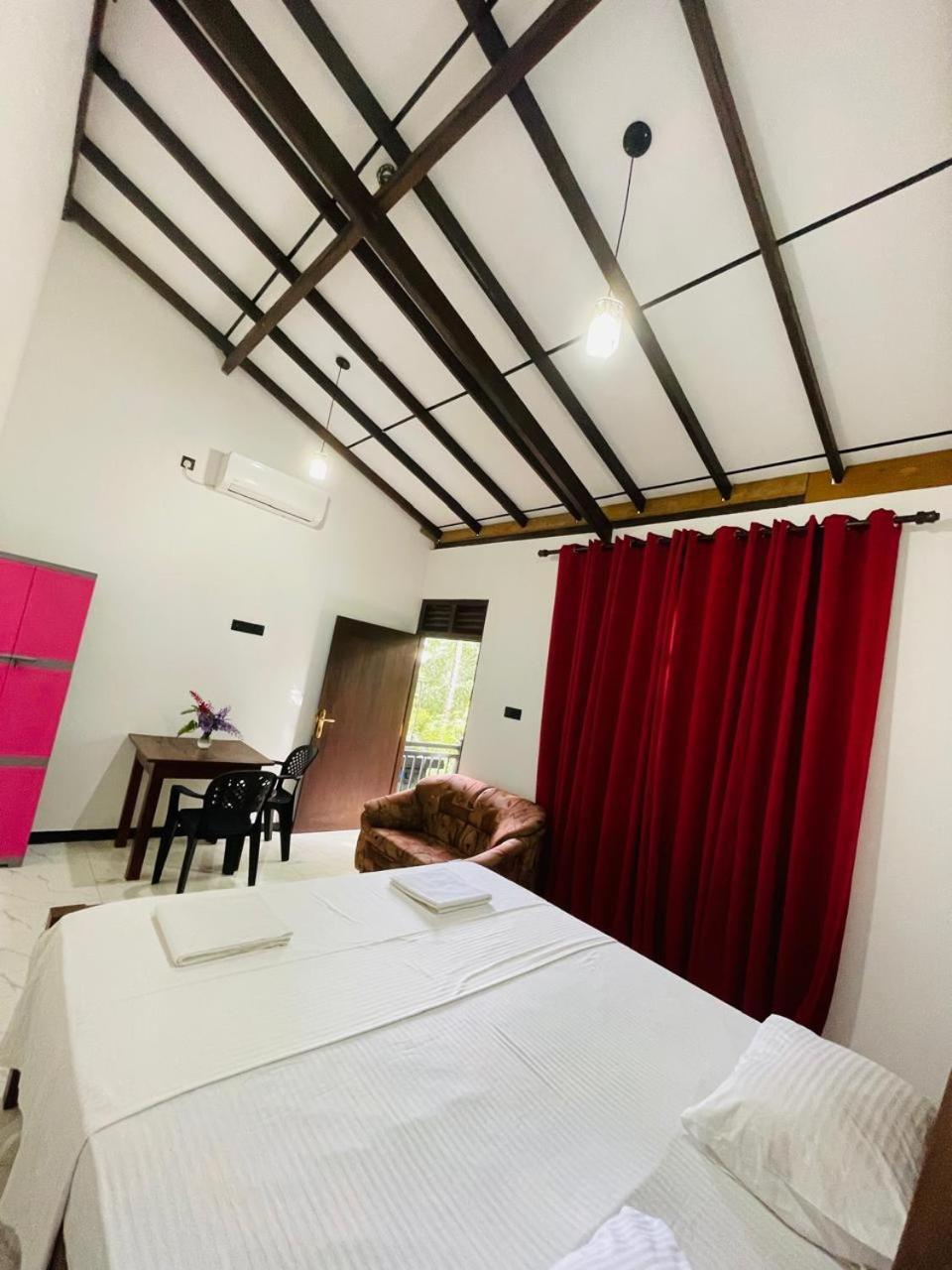 Chami'S Home Stay Mirissa Bagian luar foto