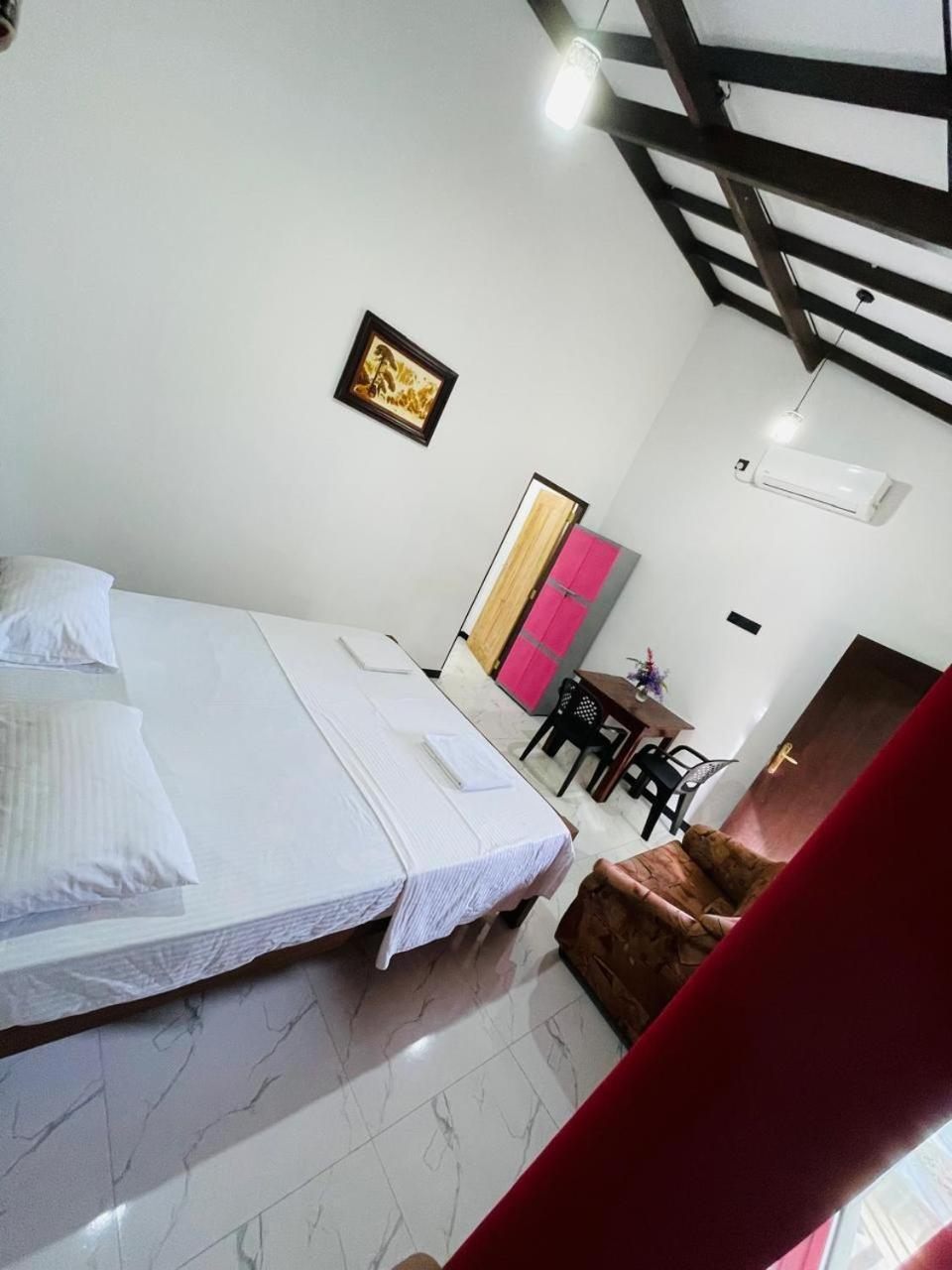 Chami'S Home Stay Mirissa Bagian luar foto