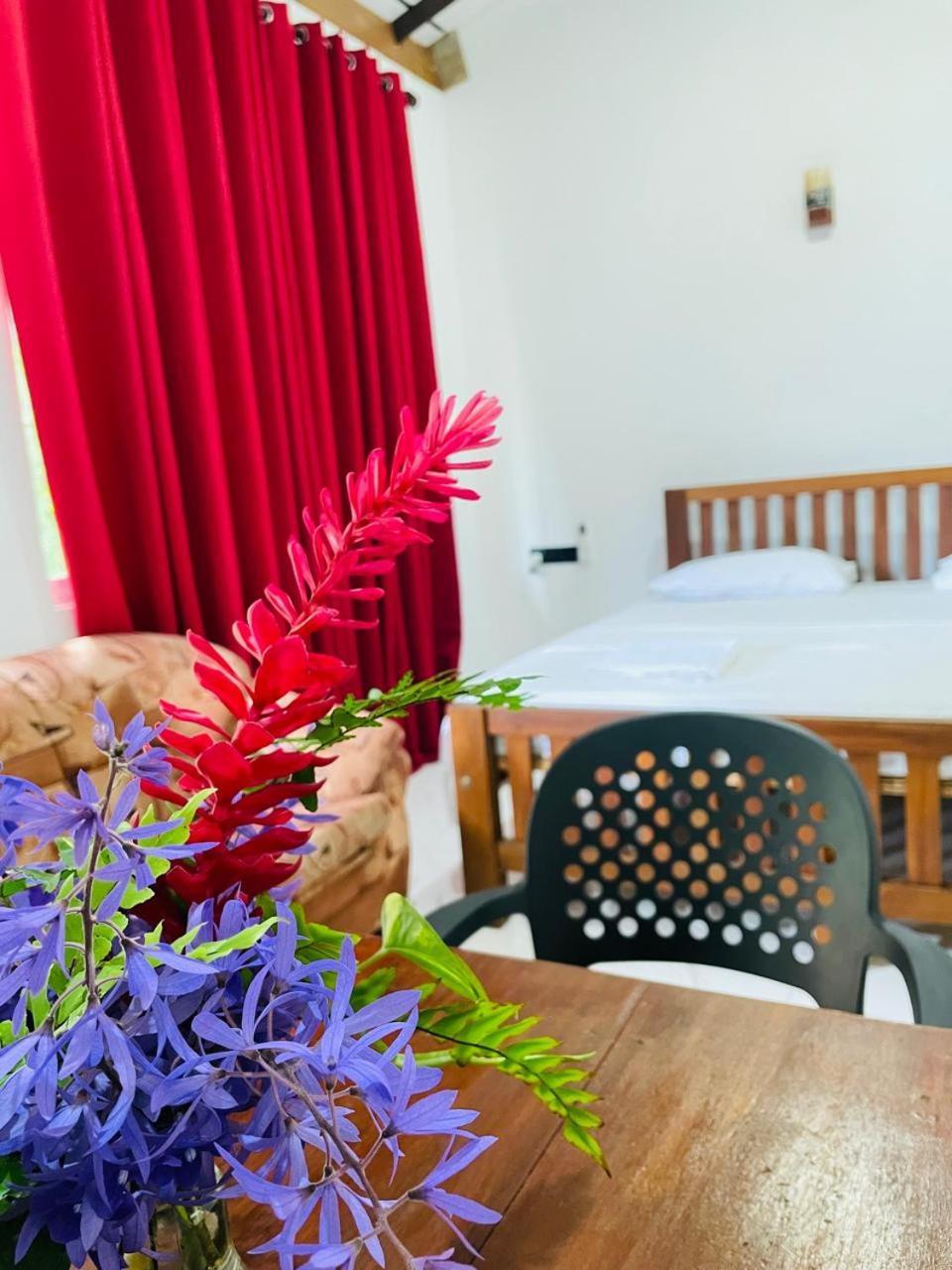 Chami'S Home Stay Mirissa Bagian luar foto